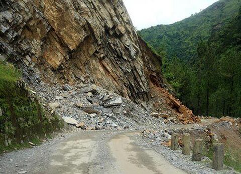 İki azərbaycanlı uçquna düşdü, biri öldü