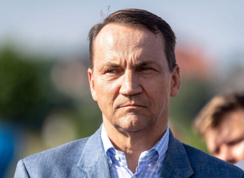 “Yalvarıram, Rusiya və Belarusa getməyin” — Sikorski