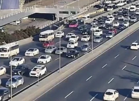 Bakının bir sıra yollarında tıxac yarandı