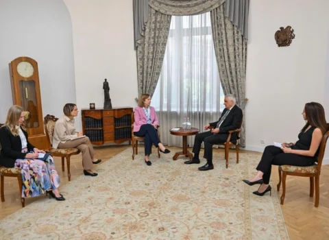 Ermənistan baş nazirinin müavini və ABŞ səfiri Cənubi Qafqazda kommunikasiyaların açılmasını müzakirə ediblər