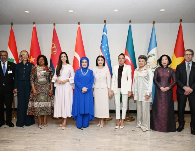 Mehriban Əliyeva xüsusi sessiyada iştirak etdi