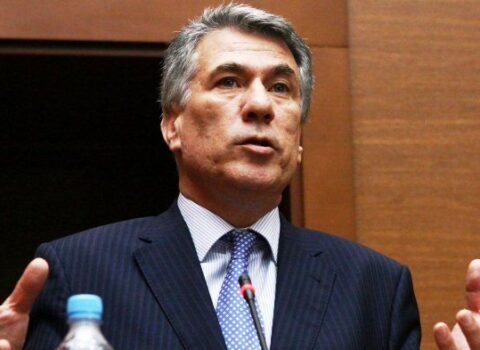 Əsgərovdan Fazil Mustafaya: Bu sözləri deyəndə ehtiyatlı olun!