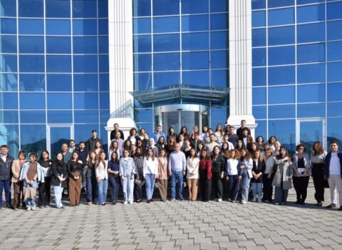 “Elm və təhsil yeniliklərinin media təqdimatı” mövzusunda təlim keçirilib