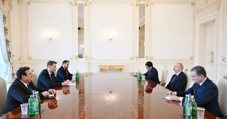 Prezident İlham Əliyev Rumıniya Parlamenti Senatının sədrini qəbul edib Prezident İlham Əliyev Rumıniya Parlamenti Senatının sədrini qəbul edib