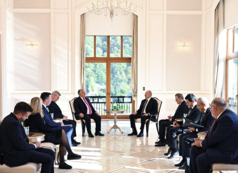 İlham Əliyev Orbanla görüşdü