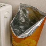 Radiatorların arxasına boş cips paketi qoyun və fərqi görün