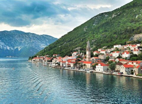 Monteneqro bu ölkələr üçün vizasız rejimi dayandırdı