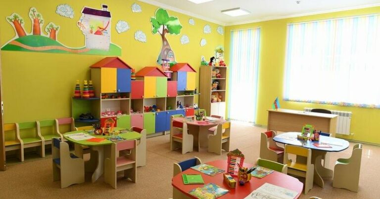 Bağçada uşağı döyən dayə işdən çıxarıldı Bağçada uşağı döyən dayə işdən çıxarıldı