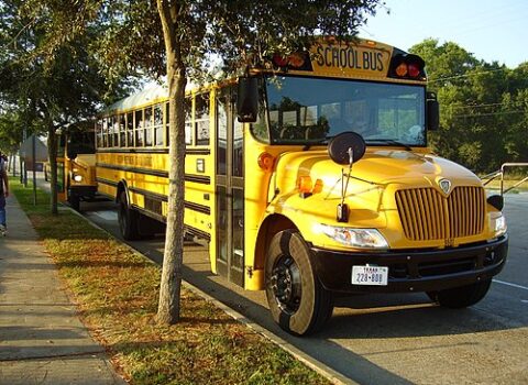 Taksi qiymətinə şagird daşınacaq: “2school” layihəsi ilə bağlı PƏRDƏARXASI MƏQAMLAR
