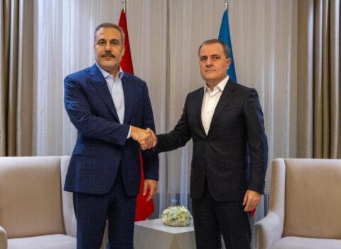 Türkiyə və Azərbaycan xarici işlər nazirləri müzakirə apardı