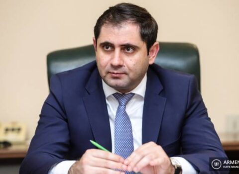 Ermənistanın müdafiə naziri ABŞ-yə getdi