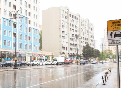 Bu ünvanlarda avtobus zolaqlarında minib-düşmə yeri yaradıldı