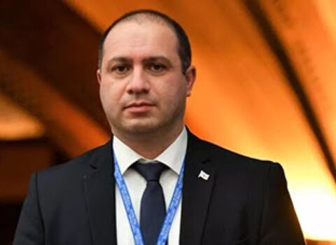 Gürcü nazir Ermənistana gedir