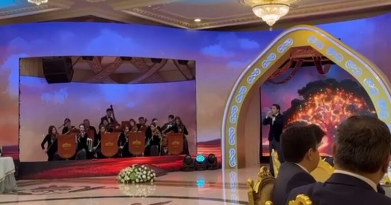 İlham Əliyevin şərəfinə verilən ziyafətdə “Tut ağacı” mahnısı səsləndirildi – VİDEO