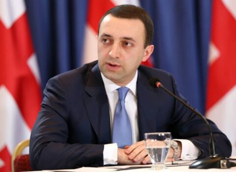 Keçmiş baş nazir qanunsuz gəlirlərini etiraf etdi