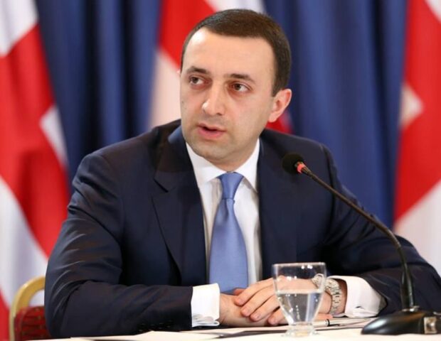 Keçmiş baş nazir qanunsuz gəlirlərini etiraf etdi