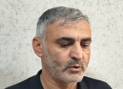 Şəmkirdə maskalı şəxs evə basqın etdi – VİDEO