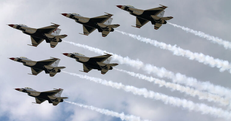 Məşhur prezidentə görə iki müharibə başlayacaq: Qırıcılar göndərildi Məşhur prezidentə görə iki müharibə başlayacaq: Qırıcılar göndərildi