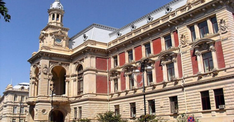 BŞİH: “Sovetski”-də tarixi bina sökülmür, bitişik qəzalı bina sökülüb BŞİH: “Sovetski”-də tarixi bina sökülmür, bitişik qəzalı bina sökülüb