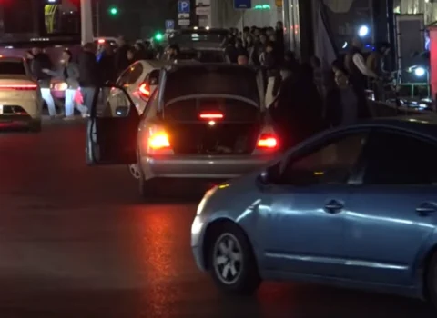 “20 Yanvar”da taksi XAOSU: Polis hərəkətə keçdi