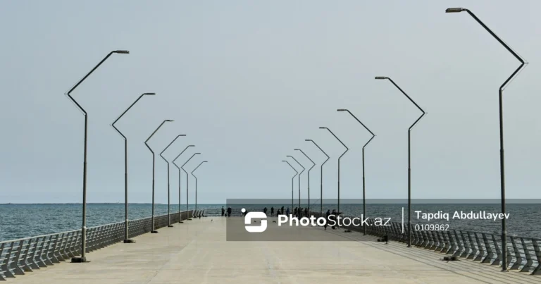Bakı bulvarında dənizdə batma təhlükəsi olan şəxs xilas edilib Bakı bulvarında dənizdə batma təhlükəsi olan şəxs xilas edilib