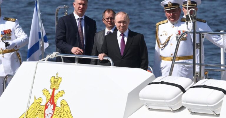 Putin Bakıya hərbi gəmi ilə gəldi: Mehdiyevi və “dostlarını” buna görə satdı
