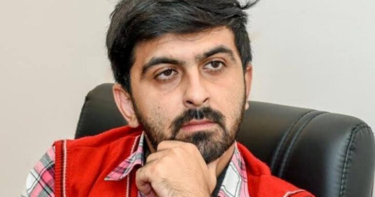 Azərbaycanlı yazıçı: “Vəziyyətim dözülməz həddə çatıb” Azərbaycanlı yazıçı: “Vəziyyətim dözülməz həddə çatıb”