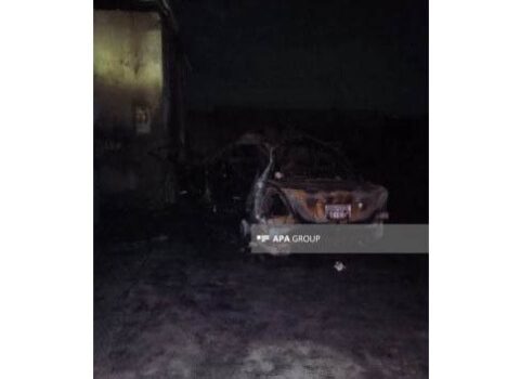 Salyanda qəzada sürücü avtomobildə yanaraq öldü