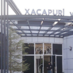 “Xaçapuri Village” restoranı ilə bağlı ŞOK İDDİA: Vətəndaşı qiymətdə aldadıblar? – FOTO