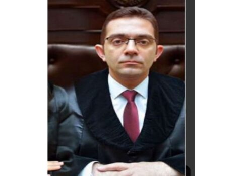 Tanınmış hakimin fəaliyyətinə xitam verildi – Foto