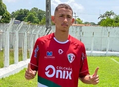İnəklə toqquşan futbolçu öldü
