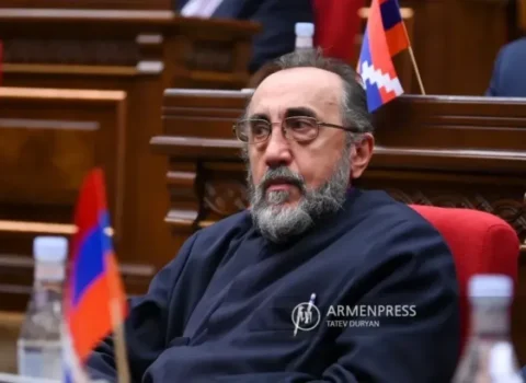 Paşinyandan arxiyepiskopa ağır zərbə: Ermənistanda bir ilk yaşandı