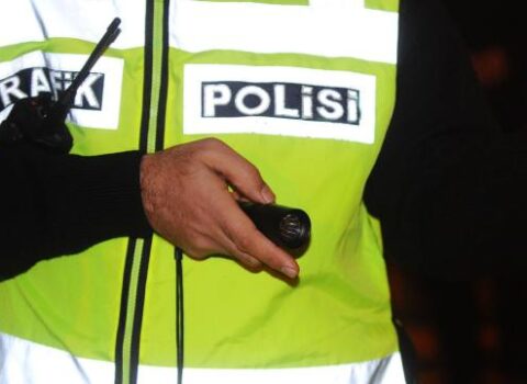 Yüksək səslə musiqi dinlədi, CƏRİMƏLƏNDİ