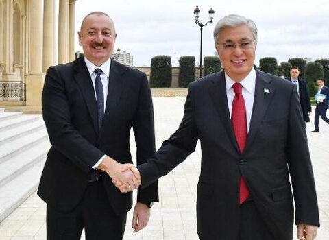 İlham Əliyev Tokayevi Azərbaycana dəvət etdi