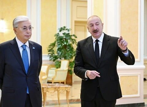 Prezidentlər mətbuata bəyanatlarla çıxış etdilər