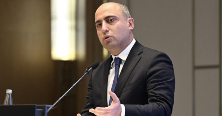 Emin Əmrullayev Peşə Agentliyinin direktorunu vəzifəsindən azad etdi – FOTO