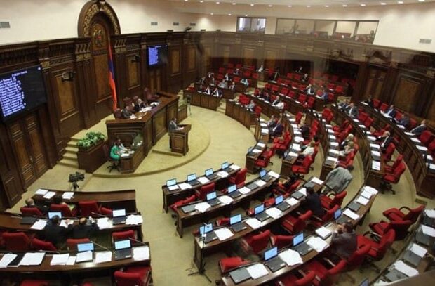 Ermənistan parlamenti “soyqırım” layihəsini rədd etdi