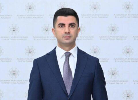Eşqi Bağırov məktəb direktorunu işdən çıxardı