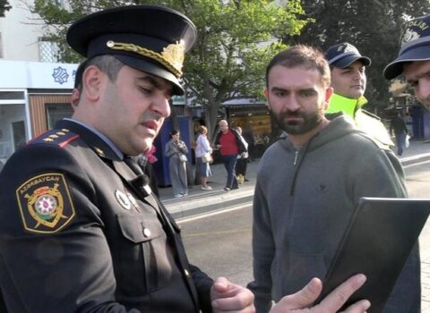 Polis piyadalara ölüm anlarını göstərdi – FOTO