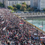 Budapeştdə “Sülh yürüşü” keçirilib