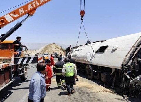 Mikroavtobusla yük maşını toqquşdu: 5 ölü, 4 yaralı