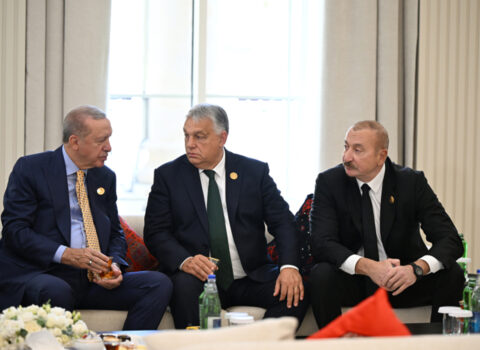 Liderlər çay süfrəsi arxasında… – FOTOLAR