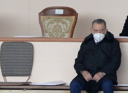 “Azərbaycanın çörəyi üçünüzün də gözündən gəlsin, Ramiz Mehdiyev!”
