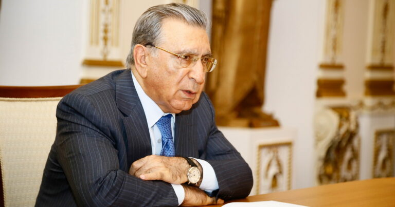 Siyasətçilər nədən Mehdiyev olayını susqunluqla müşahidə edirlər? Siyasətçilər nədən Mehdiyev olayını susqunluqla müşahidə edirlər?