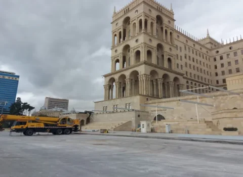 Azadlıq meydanı parada hazırlaşır – FOTO