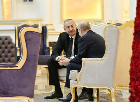 Putin Əliyevlə görüşdən əvvəl Moskvaya zəng edib