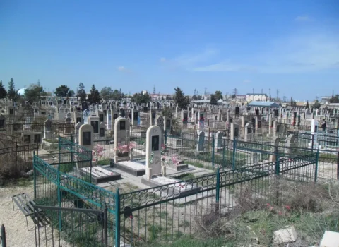 Qəbir yerləri pulla satılmalıdır? – İslam dini belə deyir