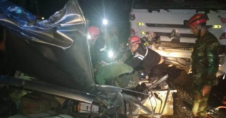 Ağdərədə beton qarışdıran maşın dərəyə aşdı, ölən var Ağdərədə beton qarışdıran maşın dərəyə aşdı, ölən var