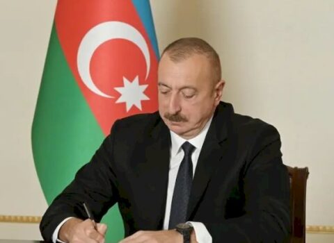 Prezident bu şəxslərin əməkhaqqını artırdı