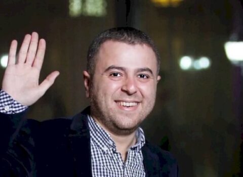 Azəri o əvəz edəcək